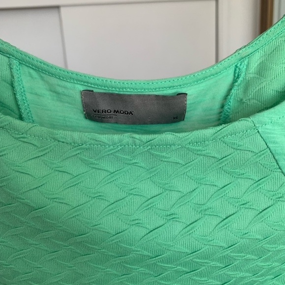 Vero Moda Bright Green Tank Top Size Xs spring summer whimsy minimalist neon - Picture 5 of 5